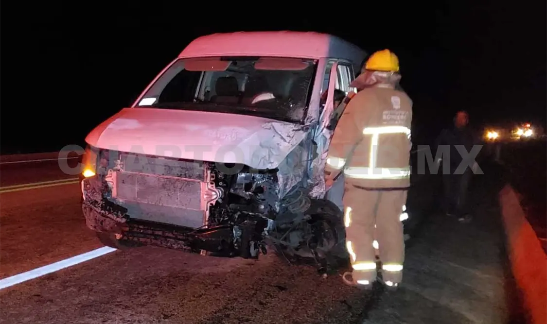 Encontronazo de vagonetas deja 15 personas lesionadas