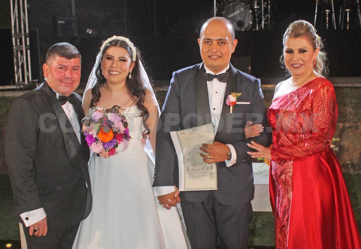 Paola y Eduardo se unen en matrimonio