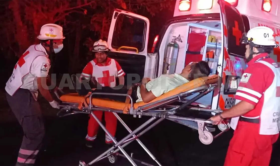 Colisión en carretera entre Lincoln y Jetta