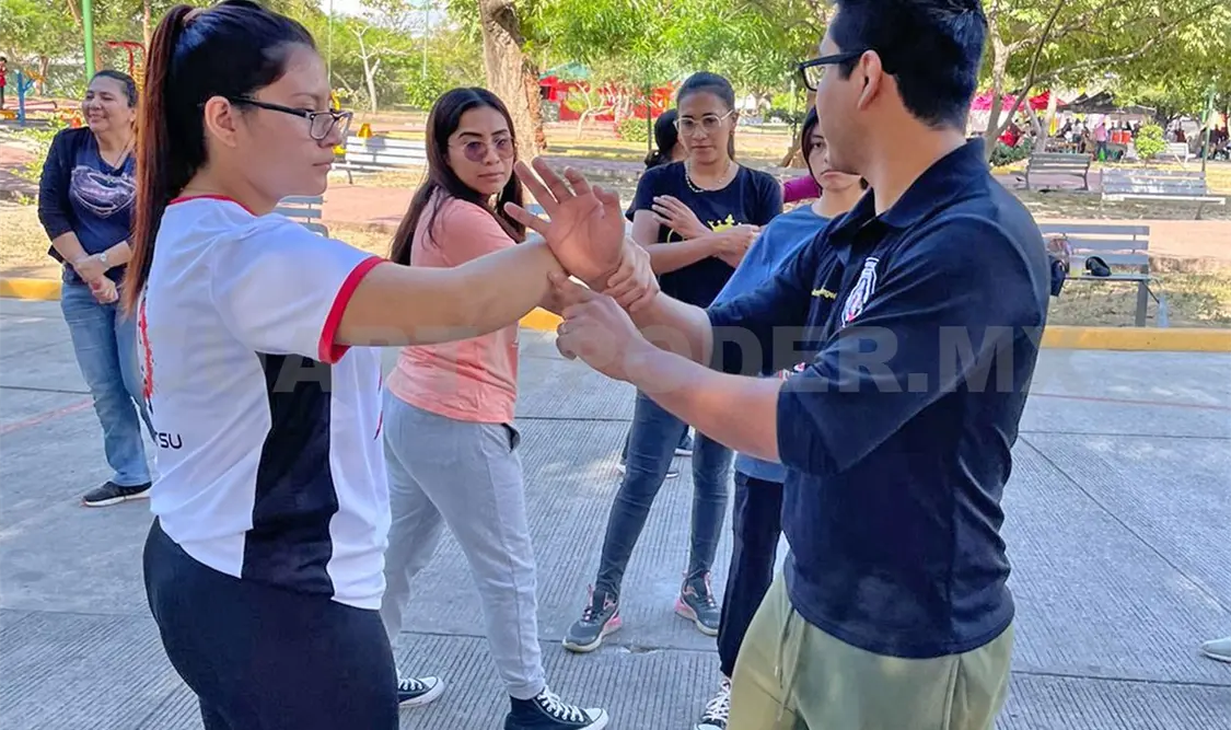 Realizan 2° Taller de Defensa Personal en Tuxtla