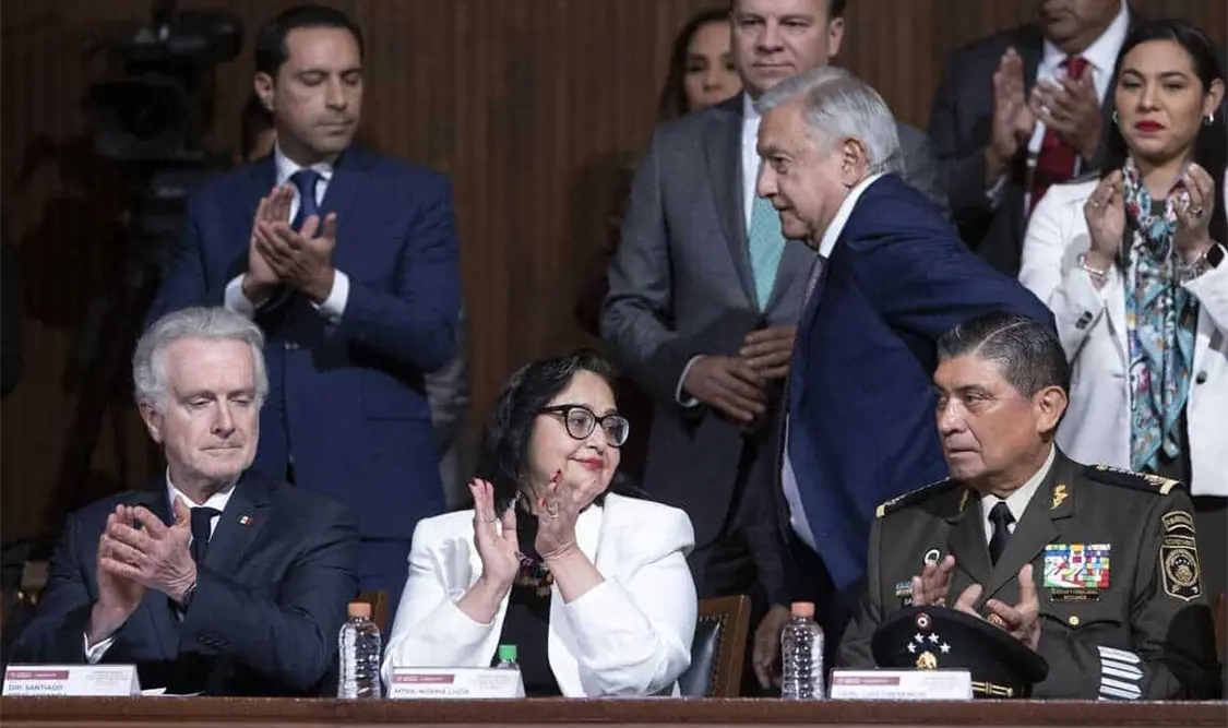 El presidente Andrés Manuel López Obrador afirmó que ya no es el tiempo en donde el presidente es el que le da órdenes a los ministros. Cortesía