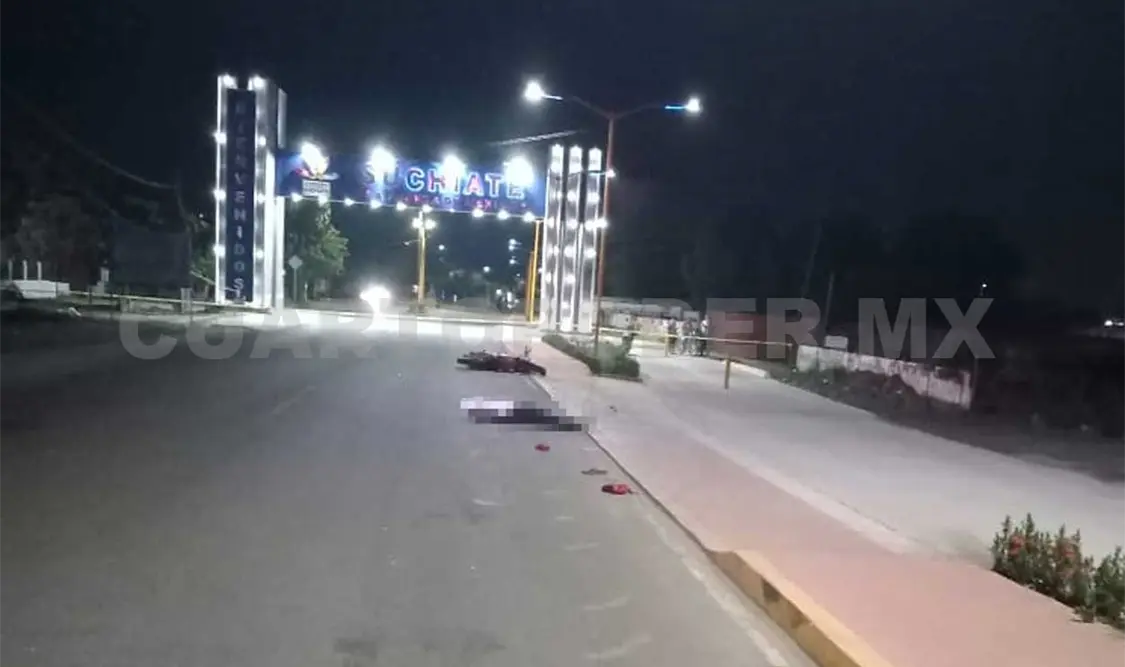 Derrapa motocicleta y fallece el conductor