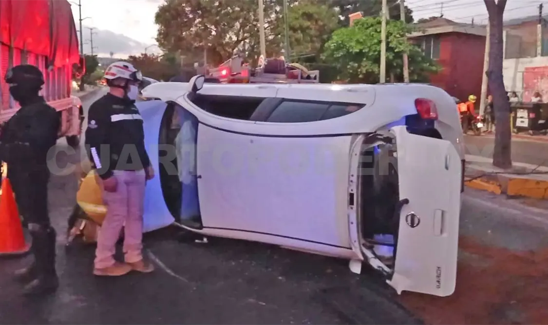 Se accidenta automóvil en el libramiento Norte