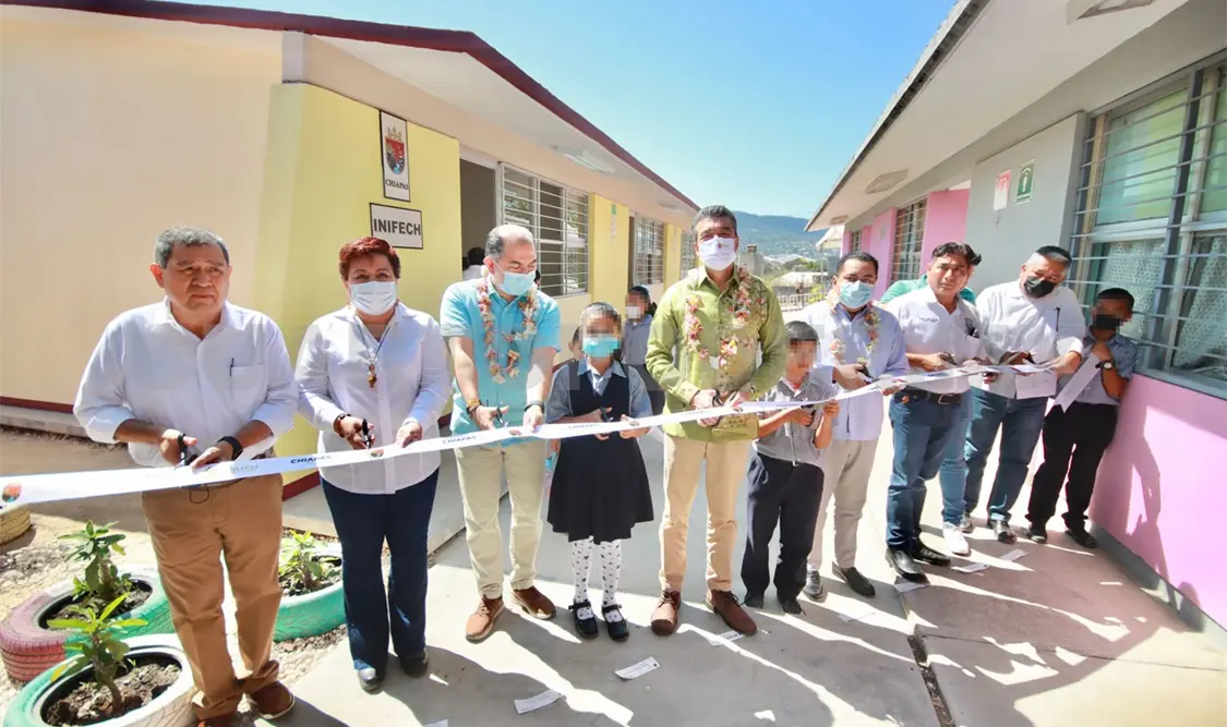 Rutilio Escandón inaugura aulas en Escuela Primaria