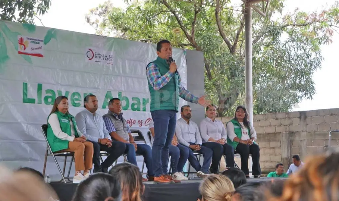 El diputado federal Jorge Llaven Abarca visitó a las y los habitantes de la colonia Rivera Nandambua, en Chiapa de Corzo. CP