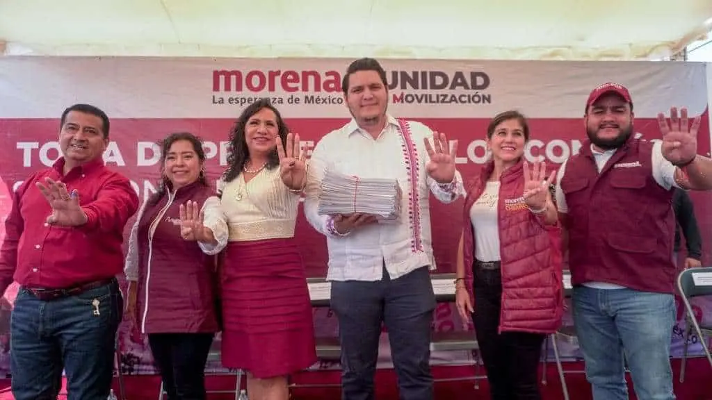 Toma protesta Carlos Molina a los Comités en Defensa de la 4T en Arriaga