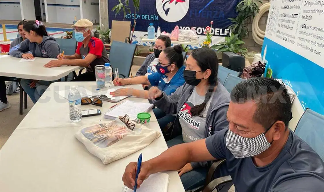 Compartiendo con todos los entrenadores temas que sin duda contribuirán a mejorar la enseñanza de la Natación. Cortesía