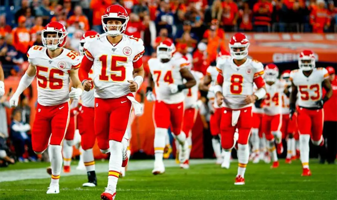 Los Chiefs han ganado dos Super Bowls (IV y LIV), tres campeonatos de la AFL, tres campeonatos de conferencia de la AFC y quince títulos de división (AFL y NFL). Agencias
