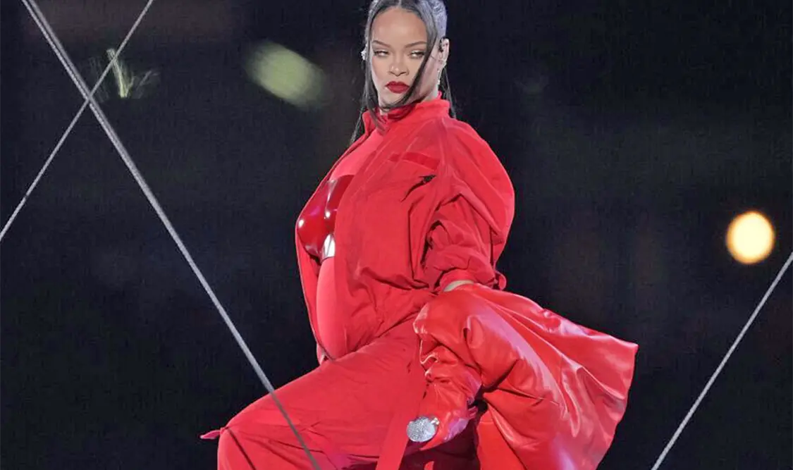 ¡Rihanna brilla junto a un gran invitado!