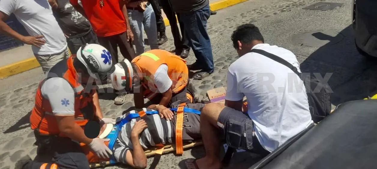 Resulta lesionado al ser atropellado por una camioneta