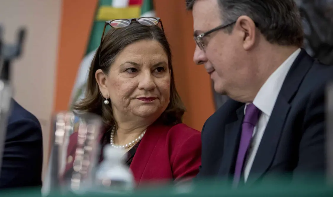 El secretario de Relaciones Exteriores, Marcelo Ebrard, arremetió en contra de la embajadora emérita Martha Bárcena Coqui. Cortesía