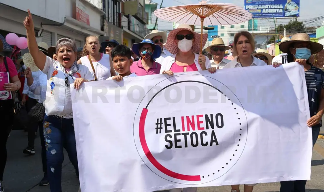 Piden que los asistentes a la concentración acudan con ropa de color blanco o rosa. Carlos López / CP