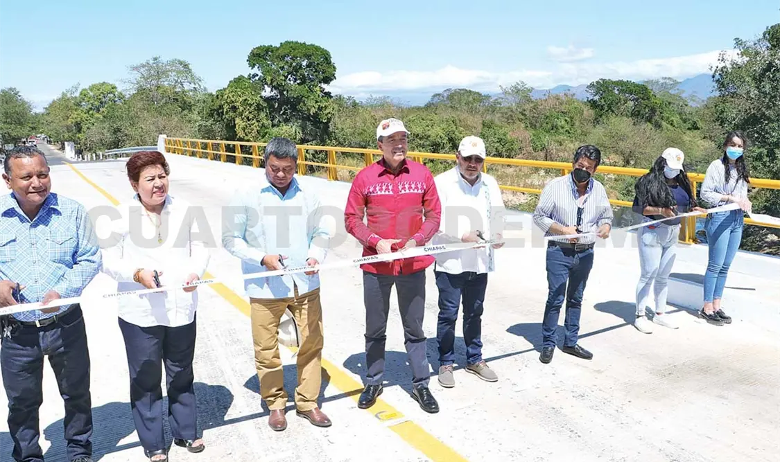 En el acto inaugural de la construcción del Puente Vehicular “Monte Verde”, en el municipio de Tonalá. CP