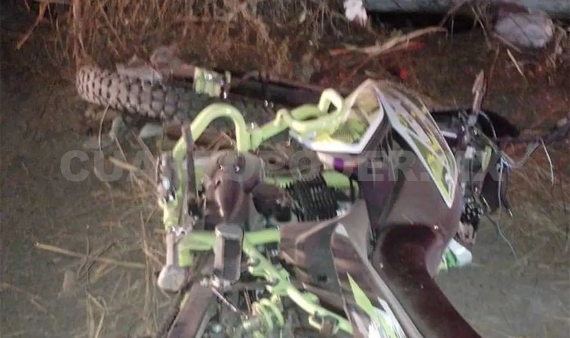 Muere joven al impactar moto