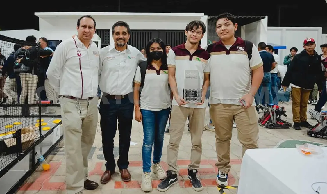 Compiten estudiantes en Encuentro de Robótica