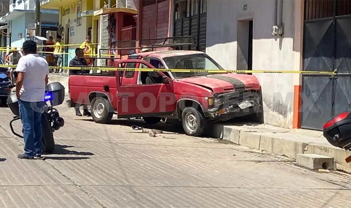 Iba en sentido contrario y provoca accidente; un herido