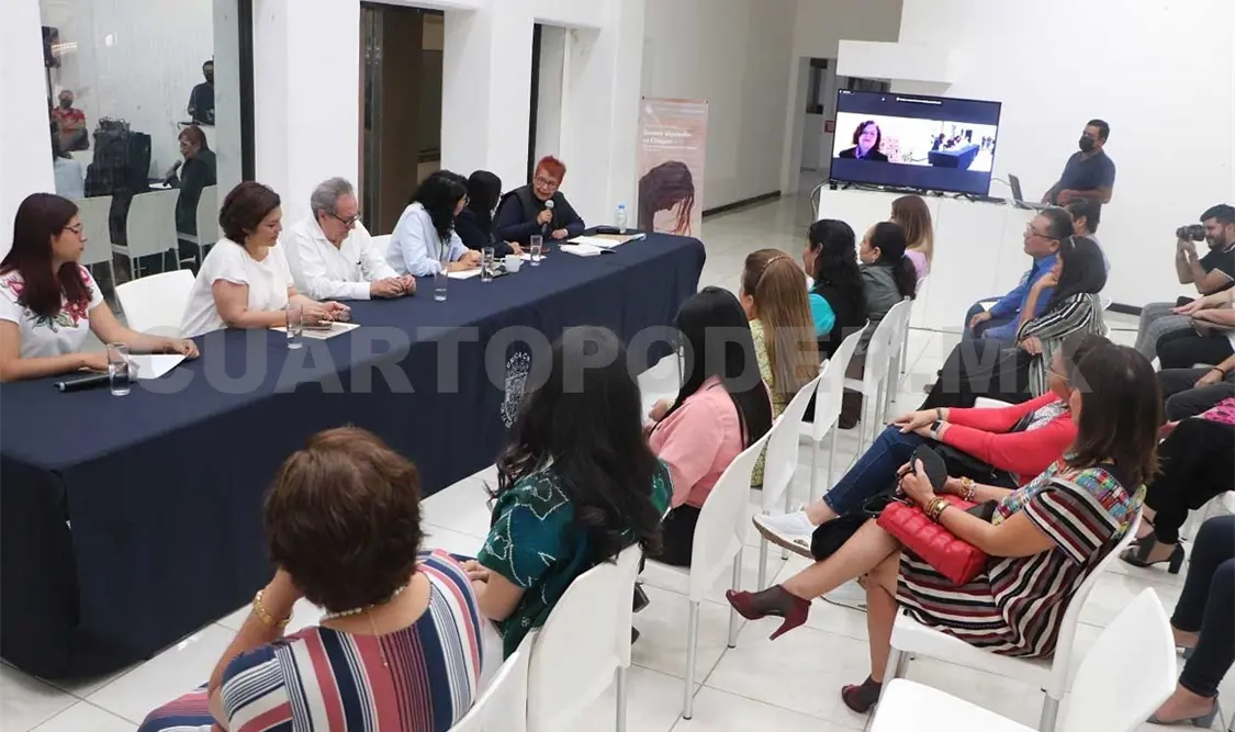 Mujeres en la política, extensión del poder masculino