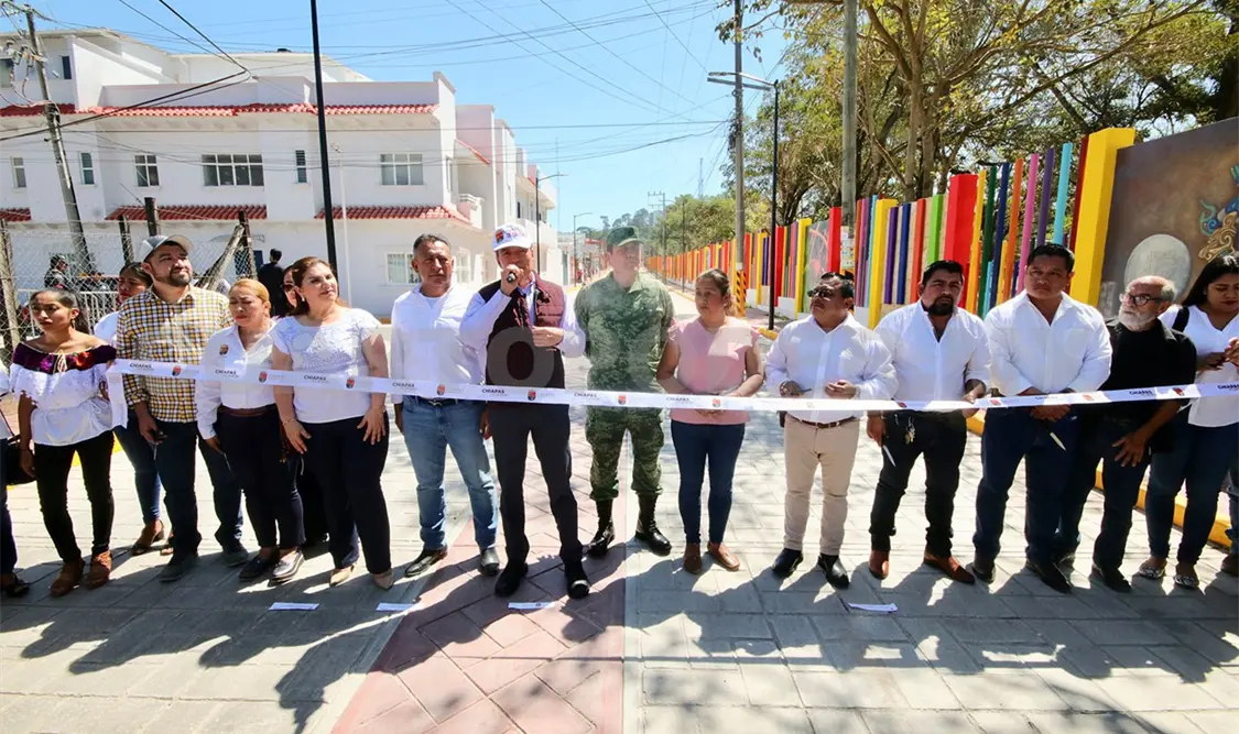 Inaugura gobernador obra vial en Ocosingo