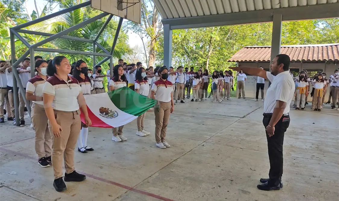 Conmemora CECyTE-TBC Día de la Bandera