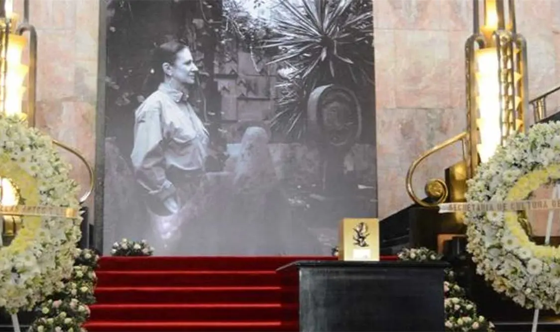 Emotivo homenaje a Ángela Gurría