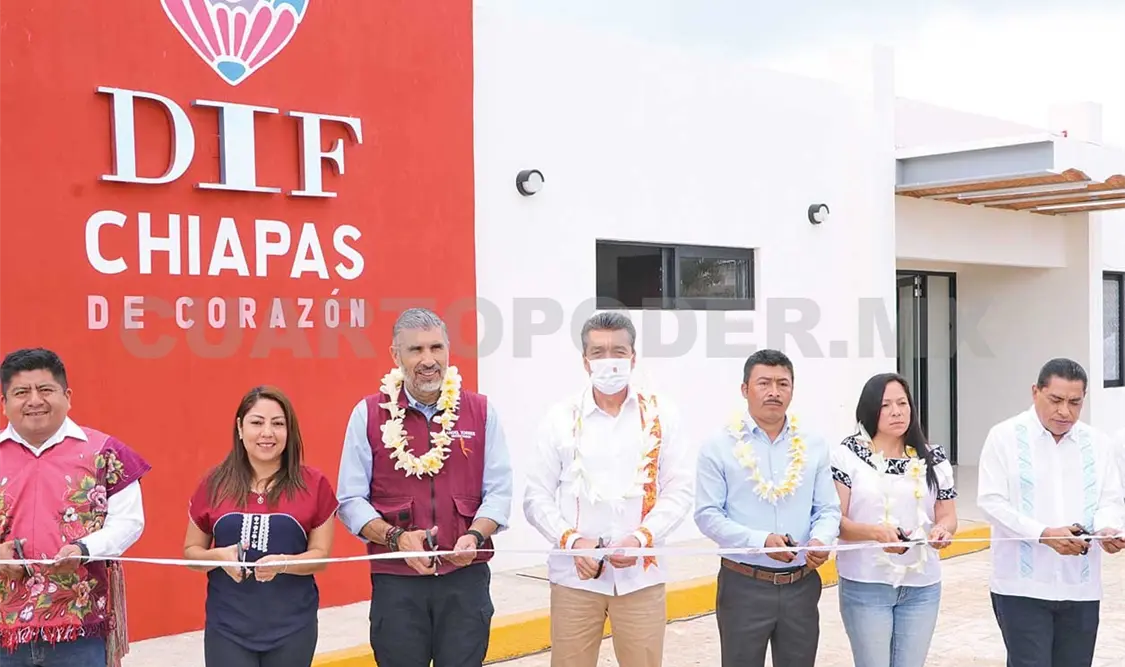Expresó que es satisfactorio constatar la construcción de espacios dignos para la atención médica de las personas. CP