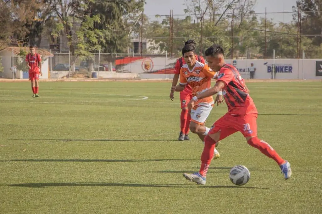 Electrizante choque disputado en el estadio Ignacio Mejía en Zimatlán, Oaxaca. Cortesía