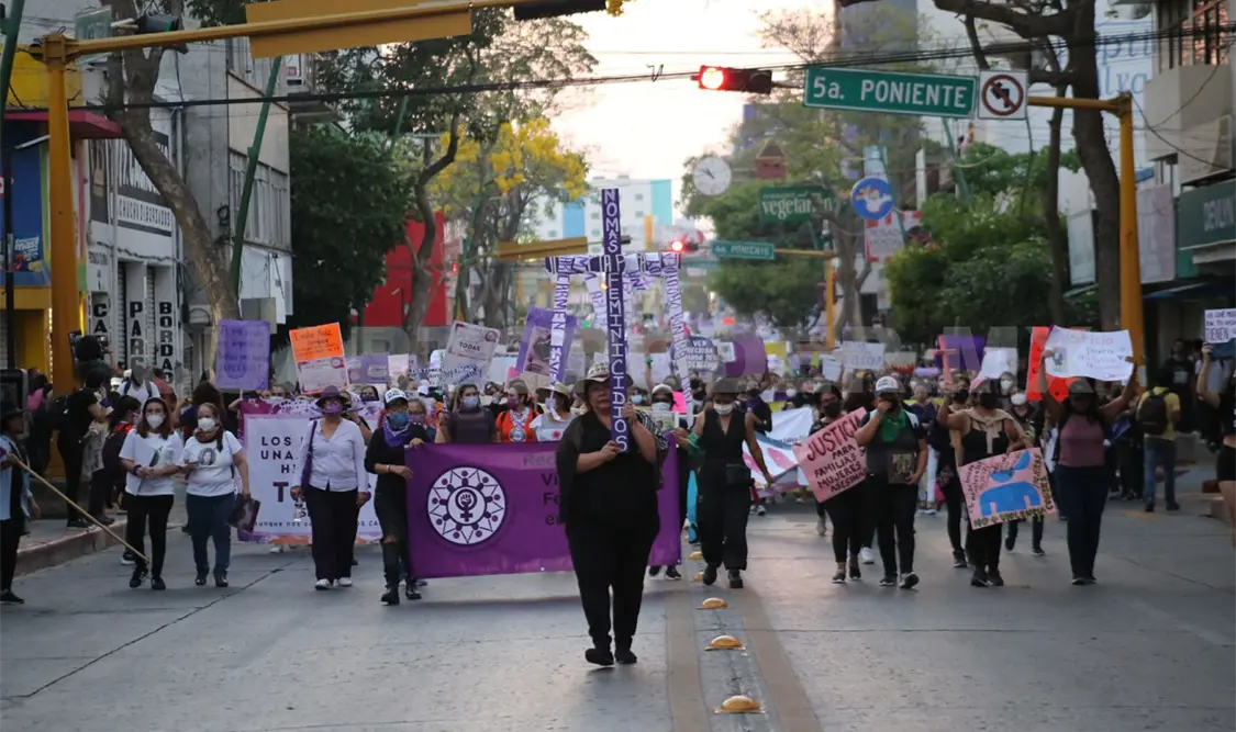 Anuncian nuevo recorrido de la marcha del 8M