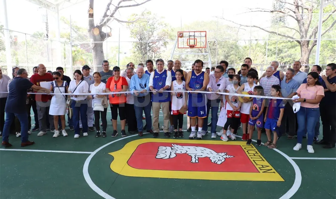 Edil Carlos Morales inaugura domo en colonia Los Laureles