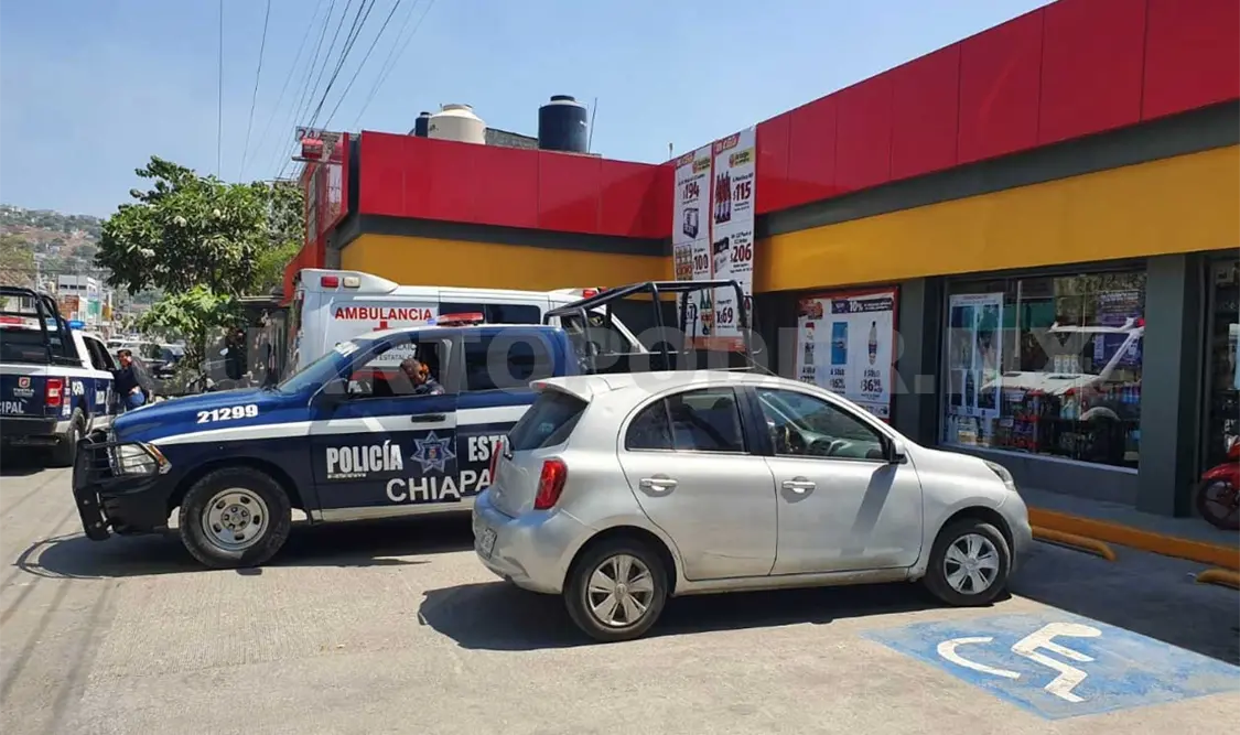 Maleante asalta Oxxo en Patria Nueva