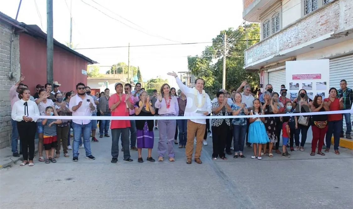 Mariano Rosales inaugura pavimentación de calles
