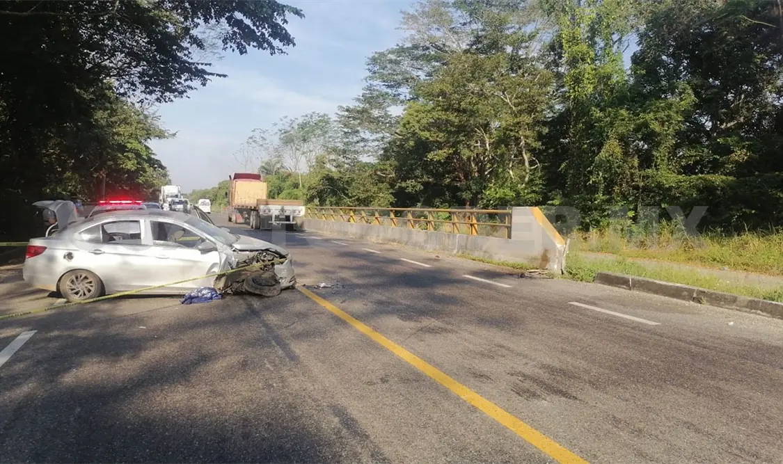 Fallece mujer y quedan dos heridos en accidente