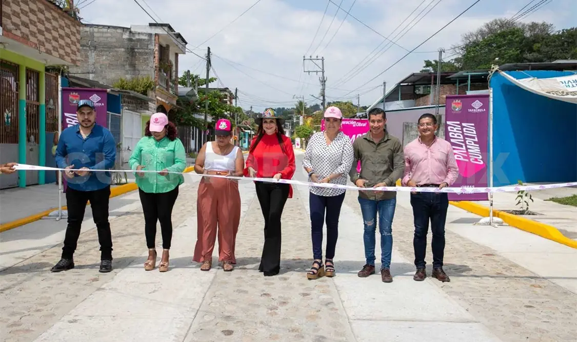 La alcaldesa destacó que en esta obra de pavimentación se invirtieron 4 millones 438 mil 226 pesos del FISM-2022. CP