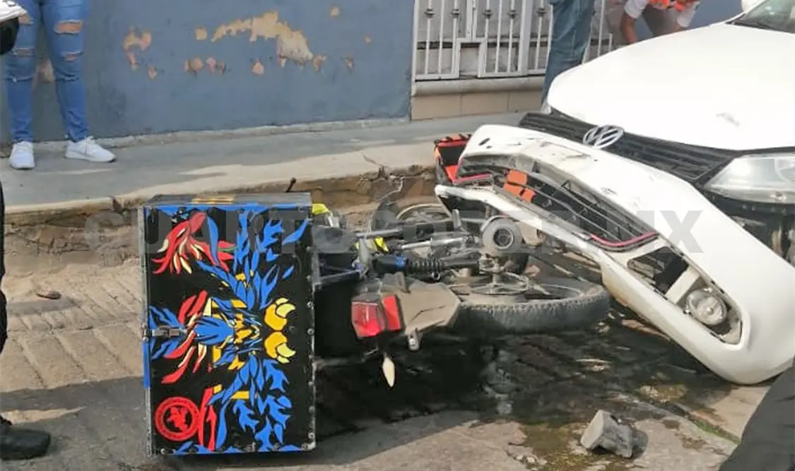 Tras un percance, joven termina con herida en la cabeza