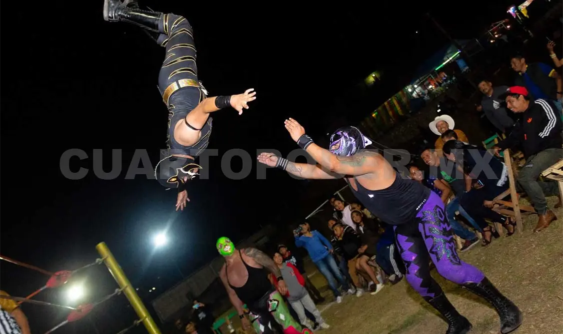 Técnicos y rudos protagonizan batalla estelar