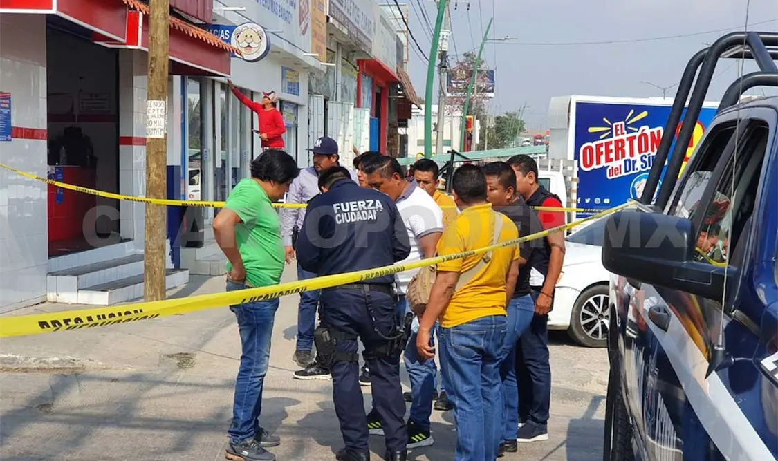 Asaltan carnicería; huyen con 20 mil pesos y un carro
