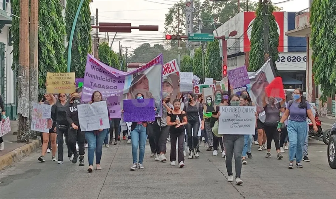 Se manifiestan por el Día Internacional de la Mujer