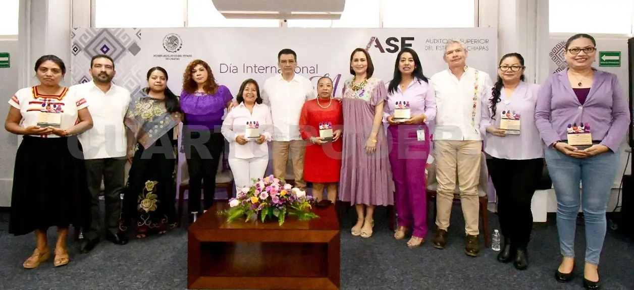 Reconocen a mujeres de desempeño ejemplar