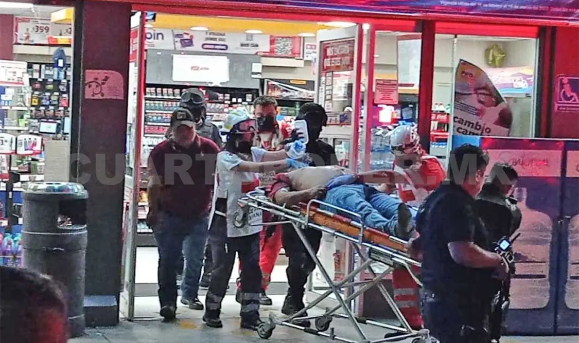 La persona presentaba cinco disparos por arma de fuego, por lo que la trasladaron al hospital y al poco tiempo se reportó su deceso. Ulises López / CP