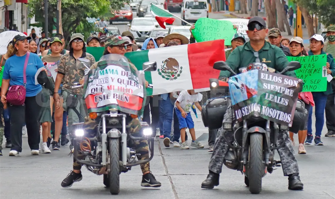 Ejército Mexicano no se toca, dicen familias