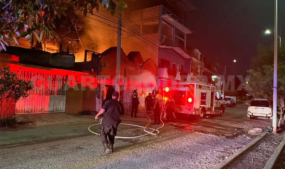 Productos inflamables incendian vivienda abandonada