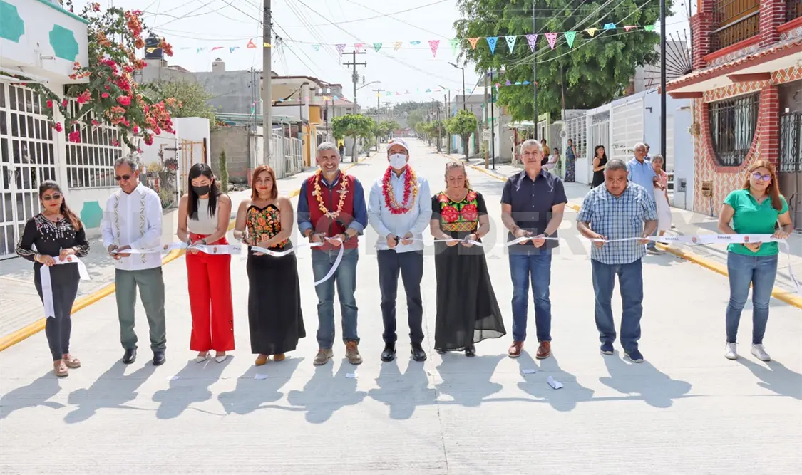 Continúa REC mejorando las calles de Tuxtla