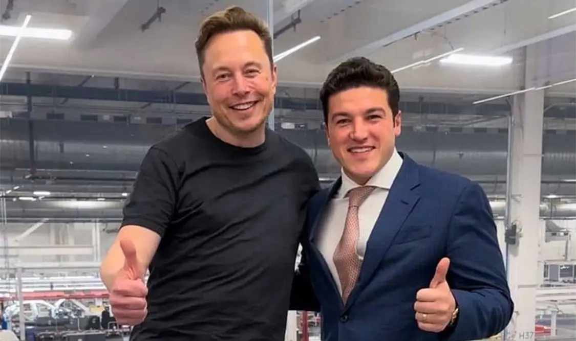 Samuel García pedirá a Elon Musk ser su compadre
