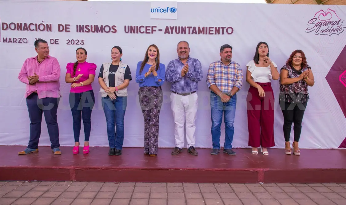 Entrega Unicef a Rosy Urbina equipo odontológico