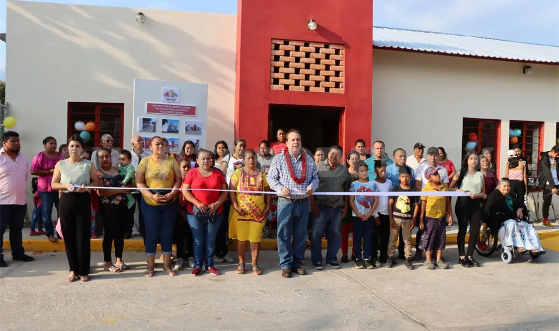 Rosales entrega Centro de Desarrollo Comunitario