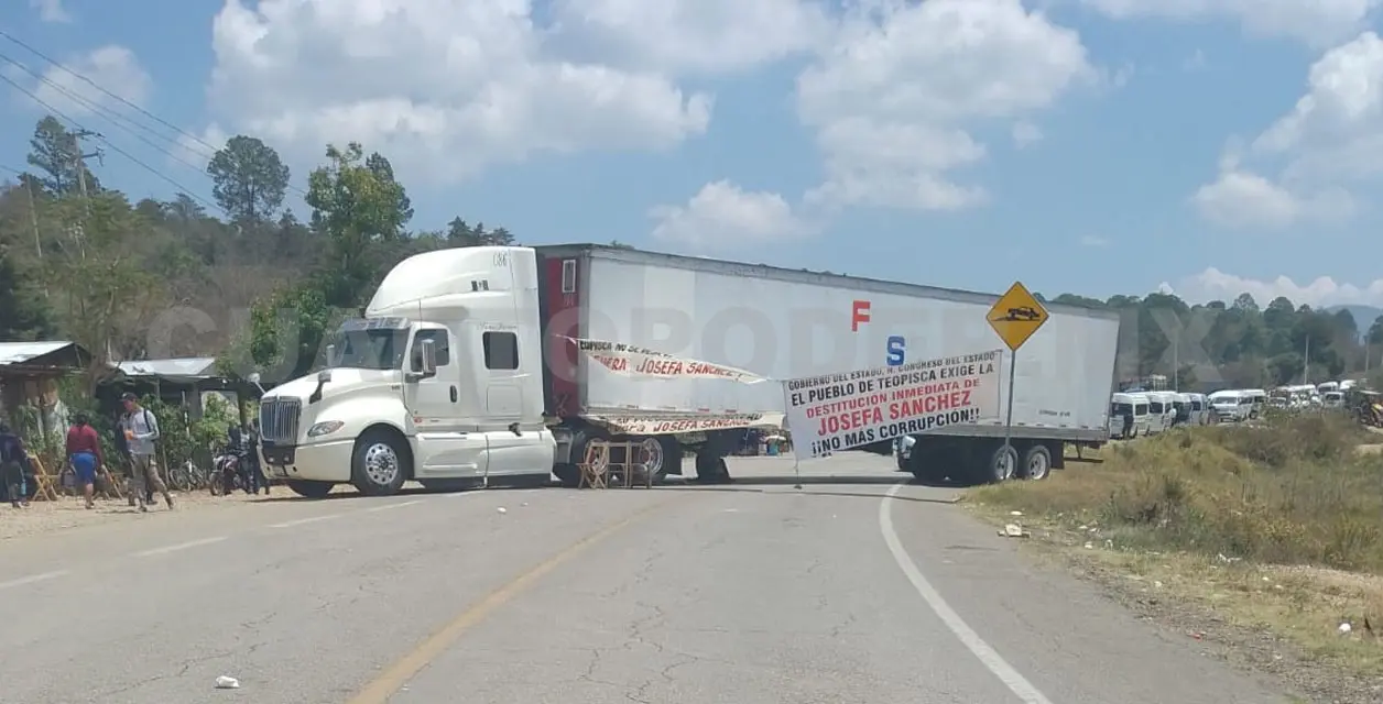 Se cumplen cuatro días de bloqueo en Teopisca