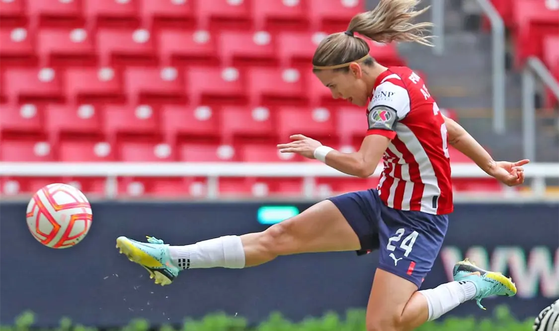 Alicia Cervantes y Guillermo Ochoa, nominados