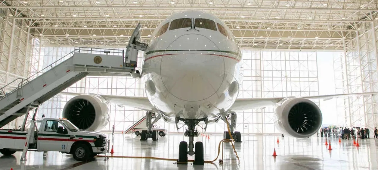 Hay 2 clientes para avión presidencial: Banobras