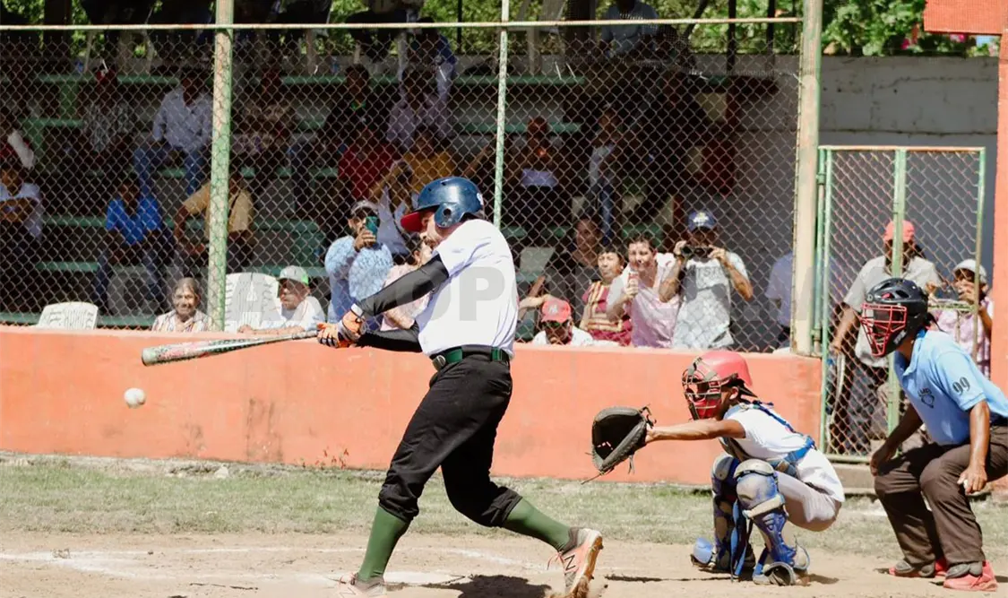 Brindan Clínica de Beisbol en Pijijiapan