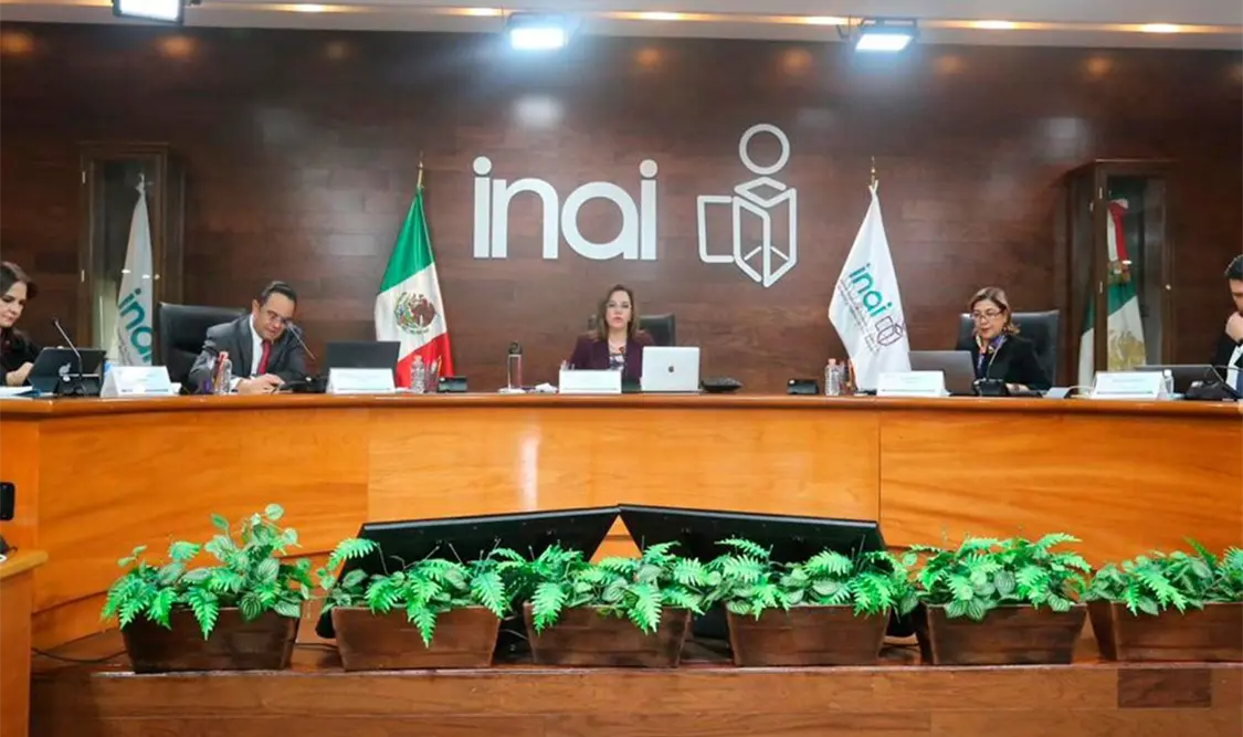 Sin línea para comisionados del INAI: Monreal