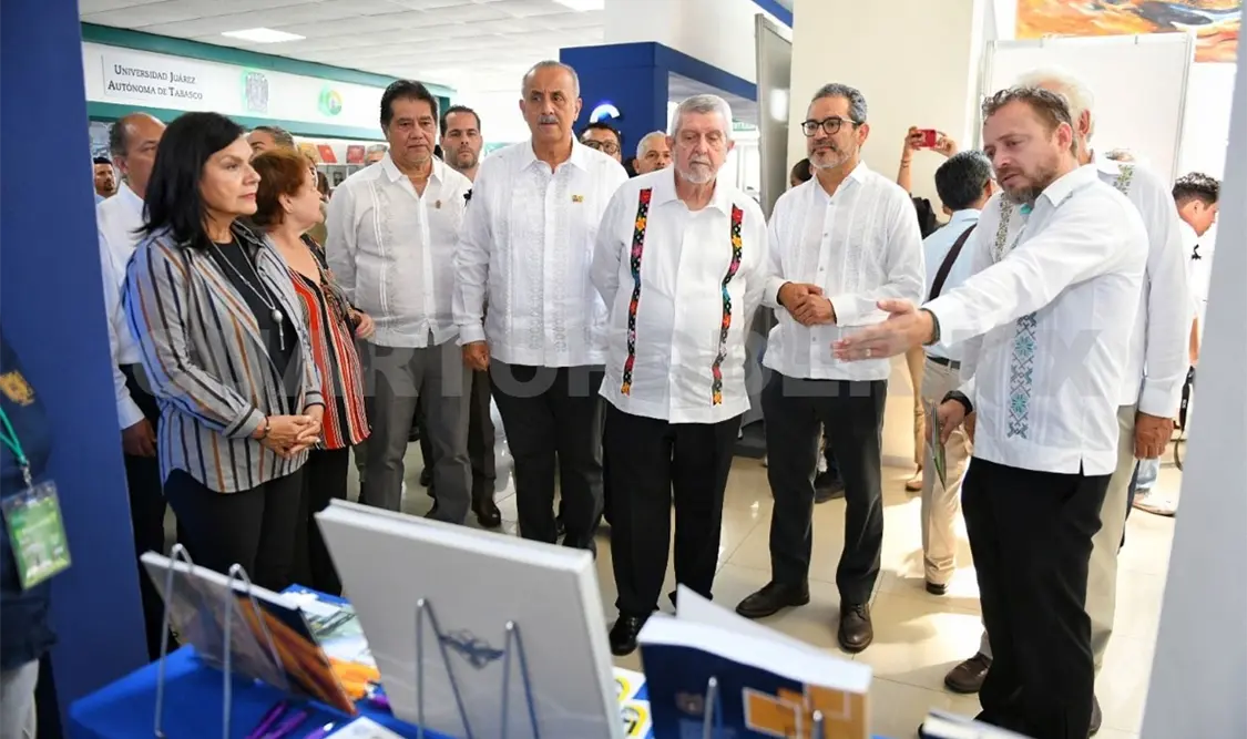Universidad participa en la FIL de la UJAT